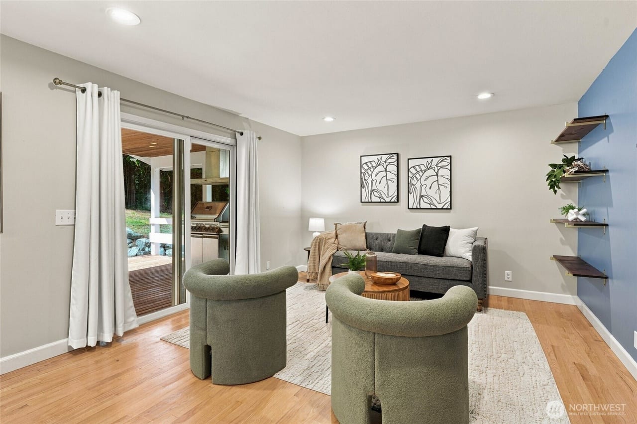 Family room, opening to the covered deck, Kevin W.'s home in Snohomish, WA